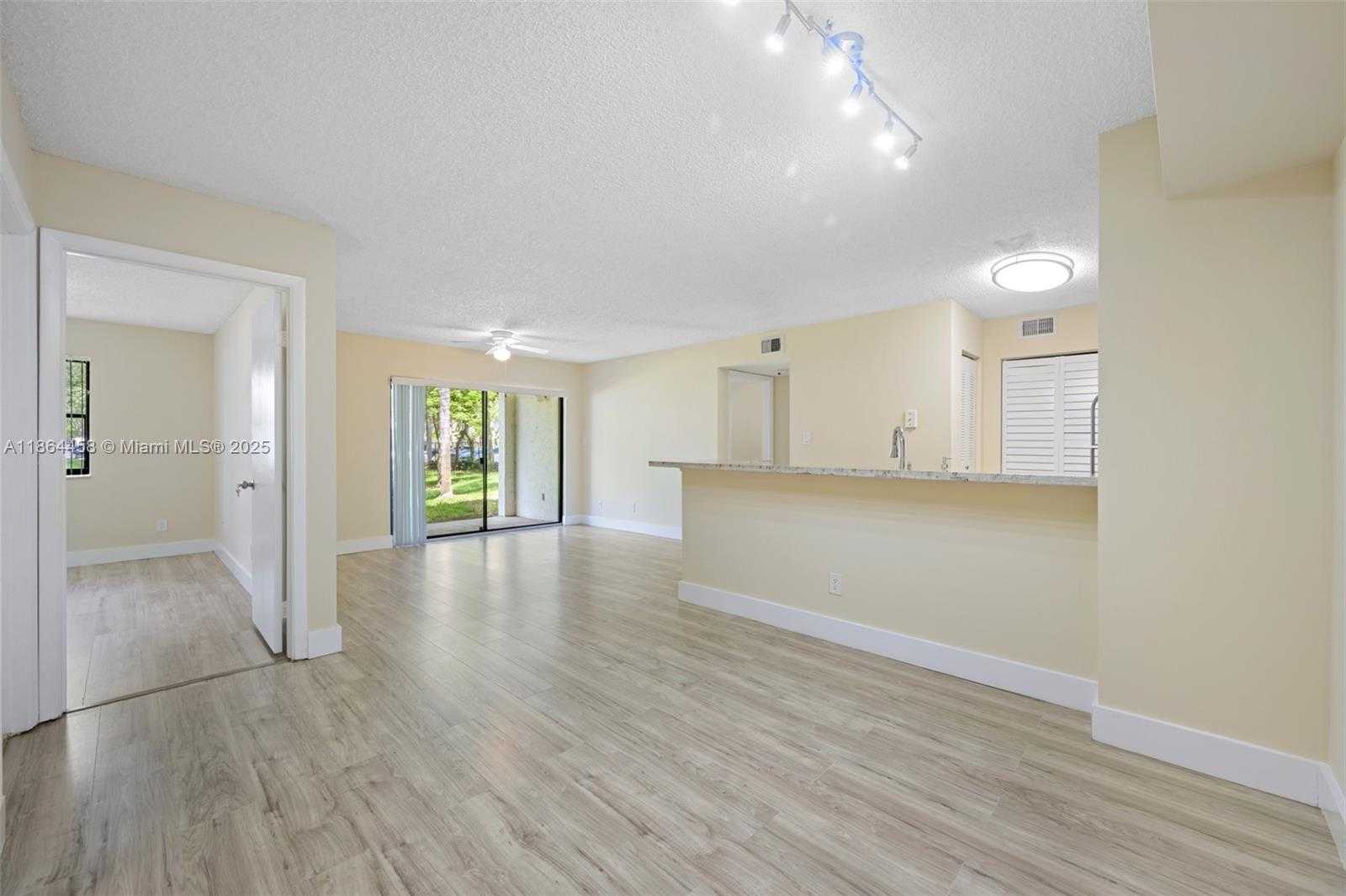 Small Image of 530 SOUTH PARK RD #18-11, Hollywood Number 25