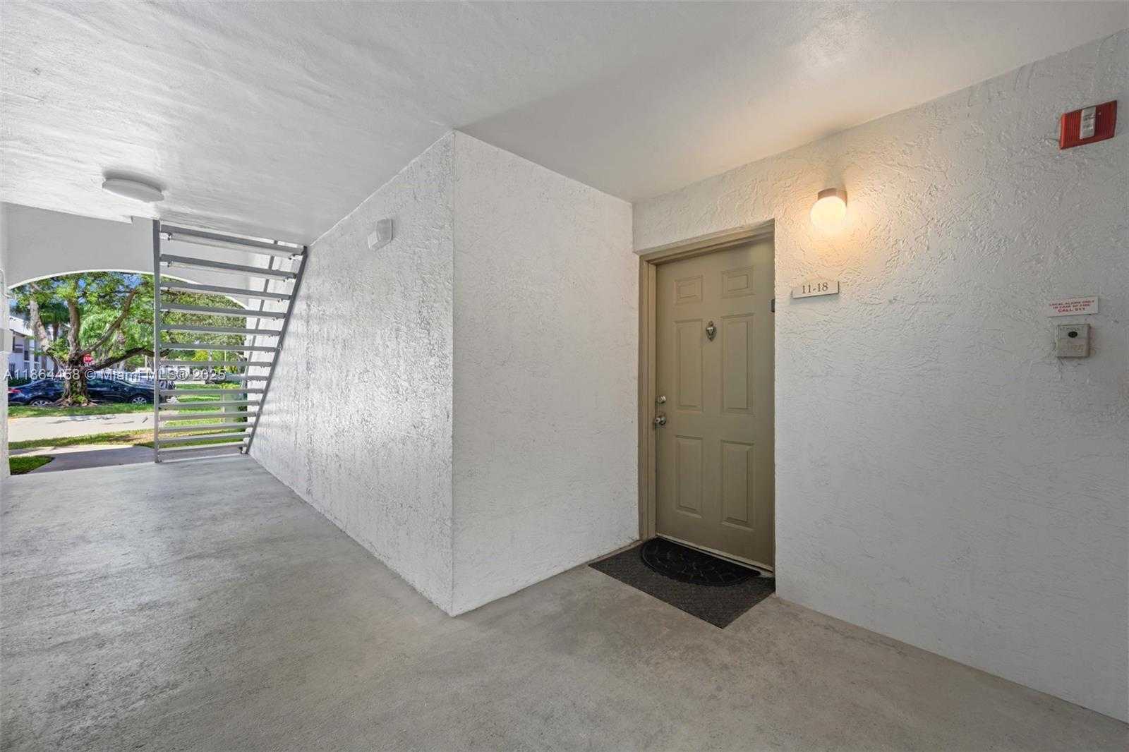 Small Image of 530 SOUTH PARK RD #18-11, Hollywood Number 5