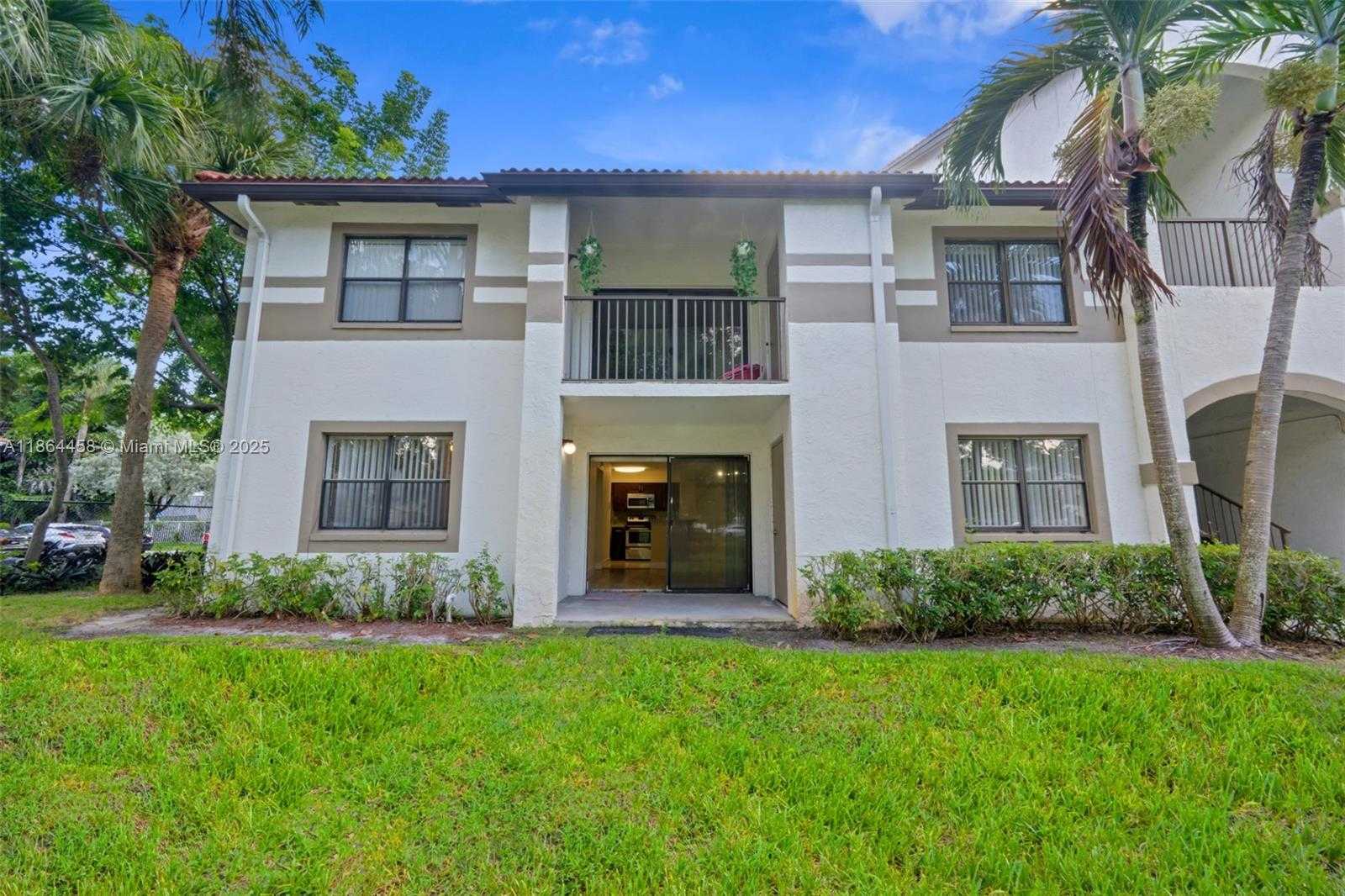 Small Image of 530 SOUTH PARK RD #18-11, Hollywood Number 7