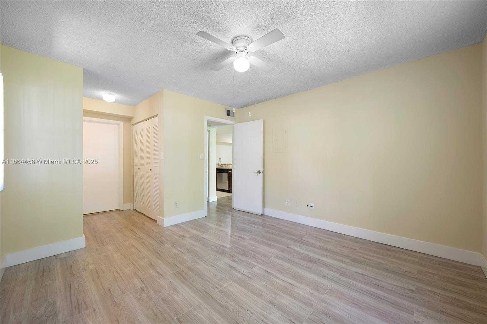 Small Image of 530 SOUTH PARK RD #18-11, Hollywood Number 9