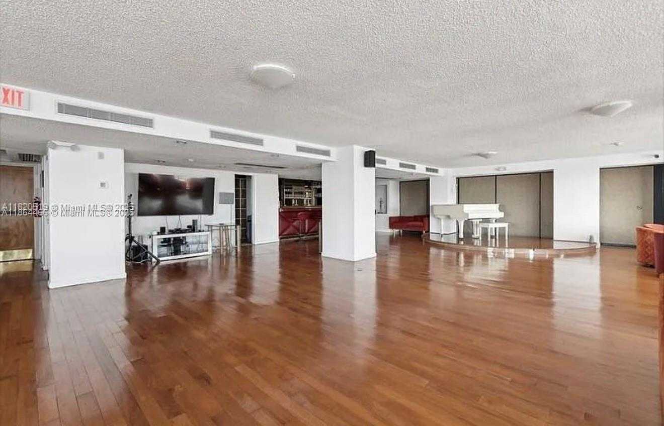 Small Image of 6423 EAST COLLINS AVE #206, Miami Beach Number 18
