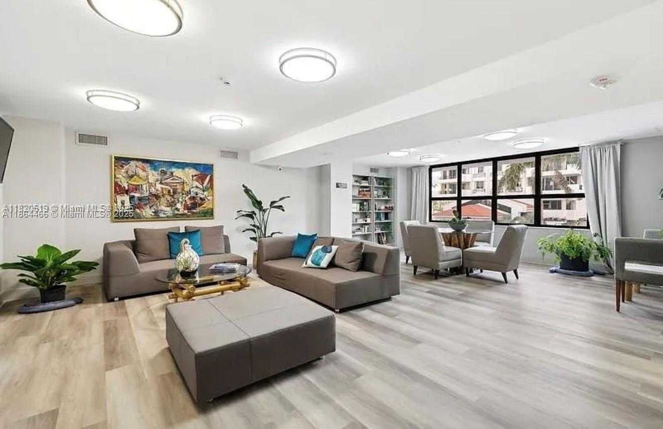 Small Image of 6423 EAST COLLINS AVE #206, Miami Beach Number 19