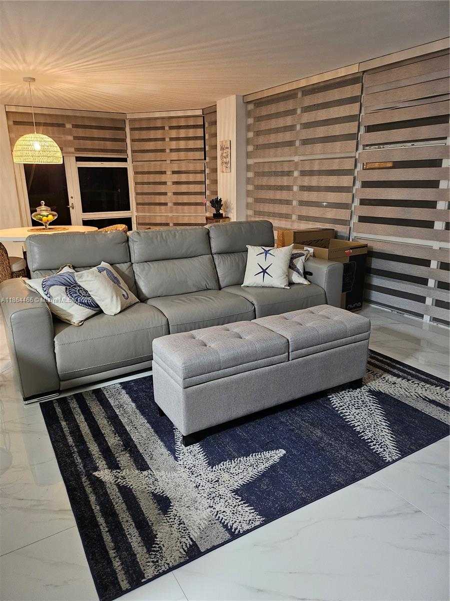 Small Image of 6423 EAST COLLINS AVE #206, Miami Beach Number 8
