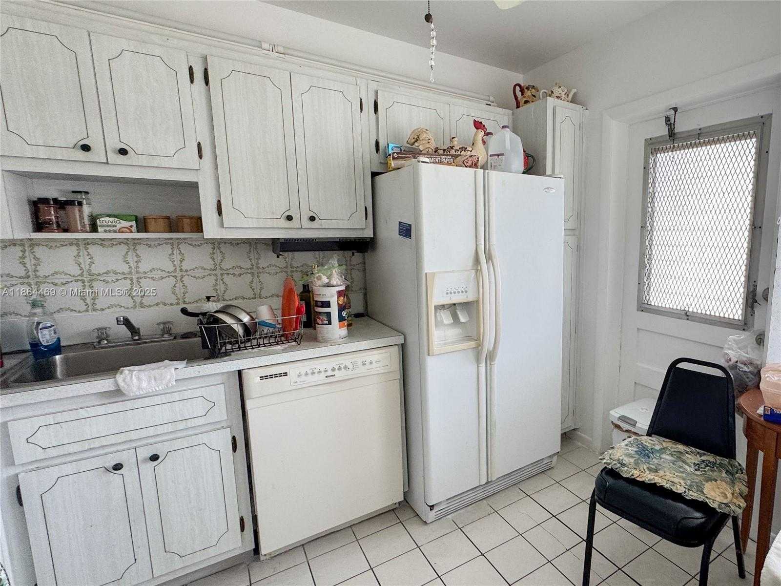 Small Image of 2300 PARK LN #105, Hollywood Number 12