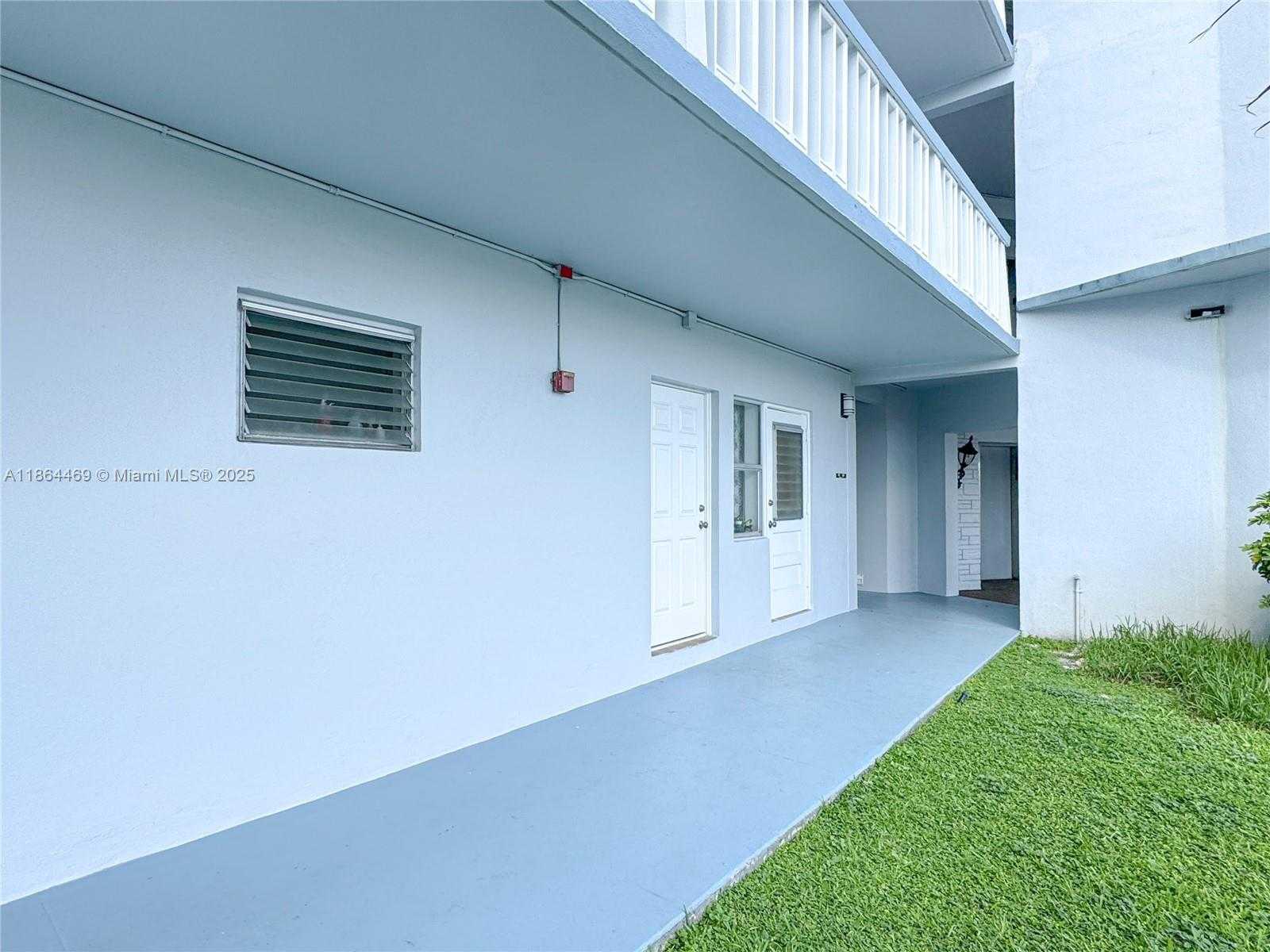 Small Image of 2300 PARK LN #105, Hollywood Number 20