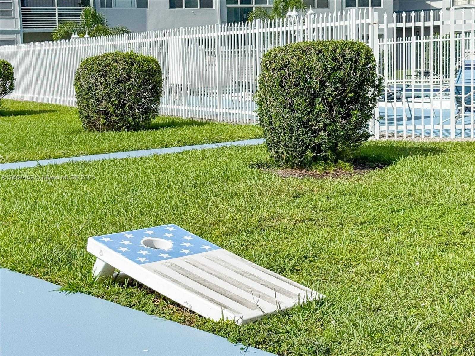 Small Image of 2300 PARK LN #105, Hollywood Number 27
