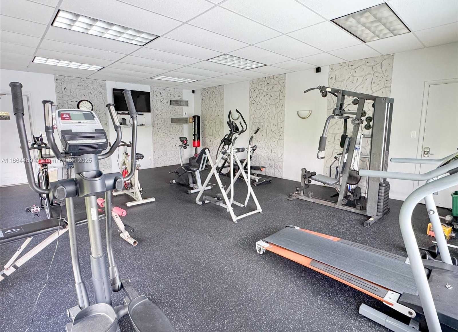 Small Image of 2300 PARK LN #105, Hollywood Number 31
