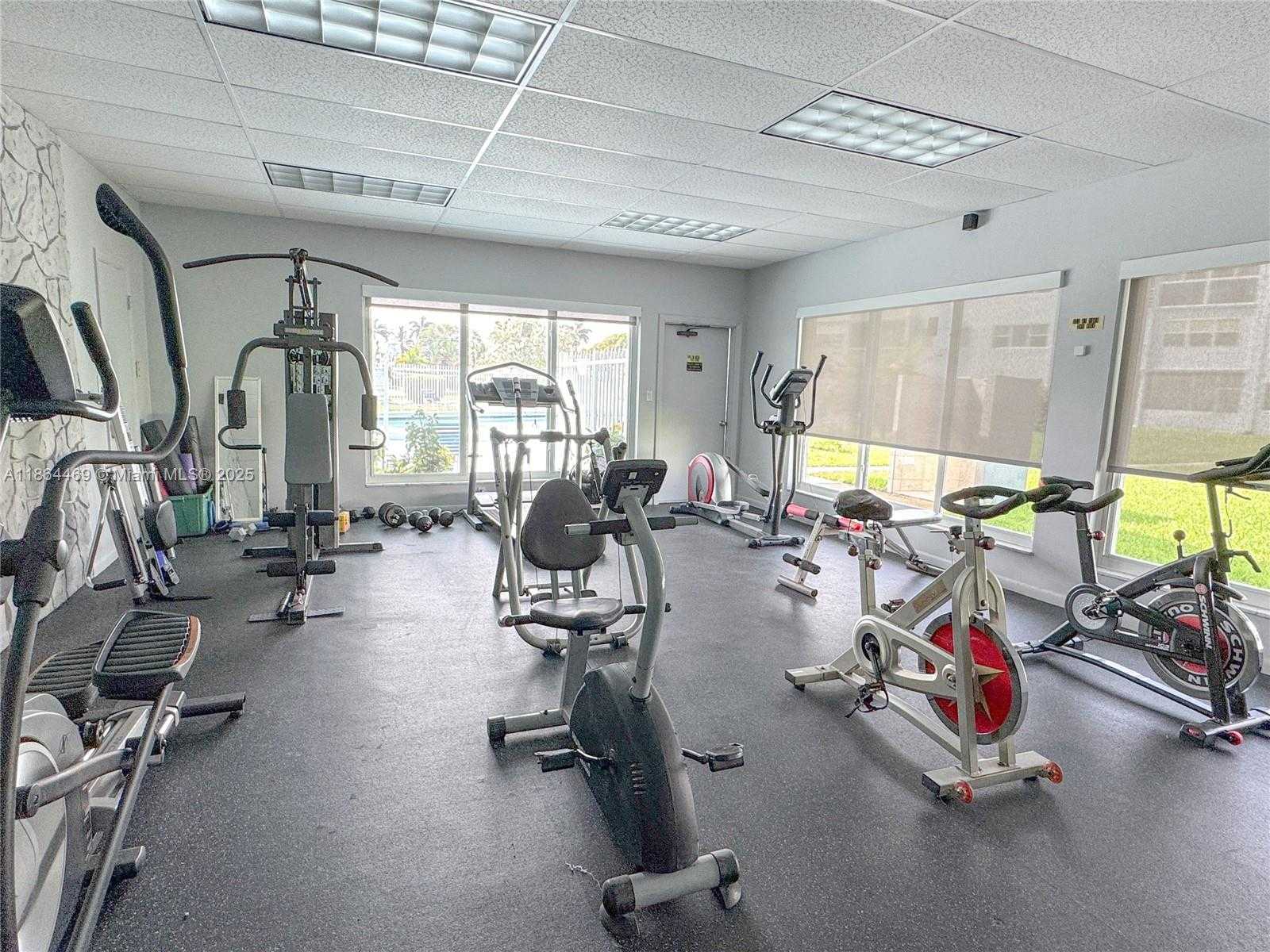 Small Image of 2300 PARK LN #105, Hollywood Number 32