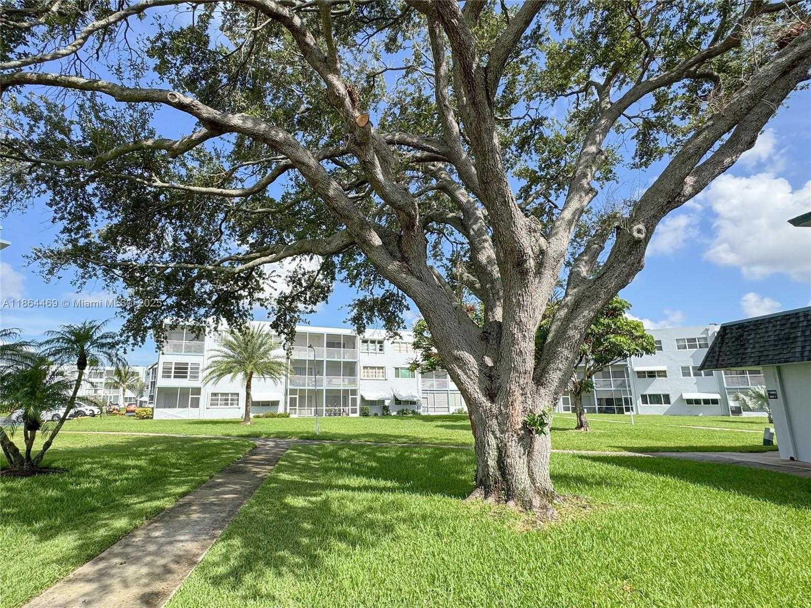 Small Image of 2300 PARK LN #105, Hollywood Number 40
