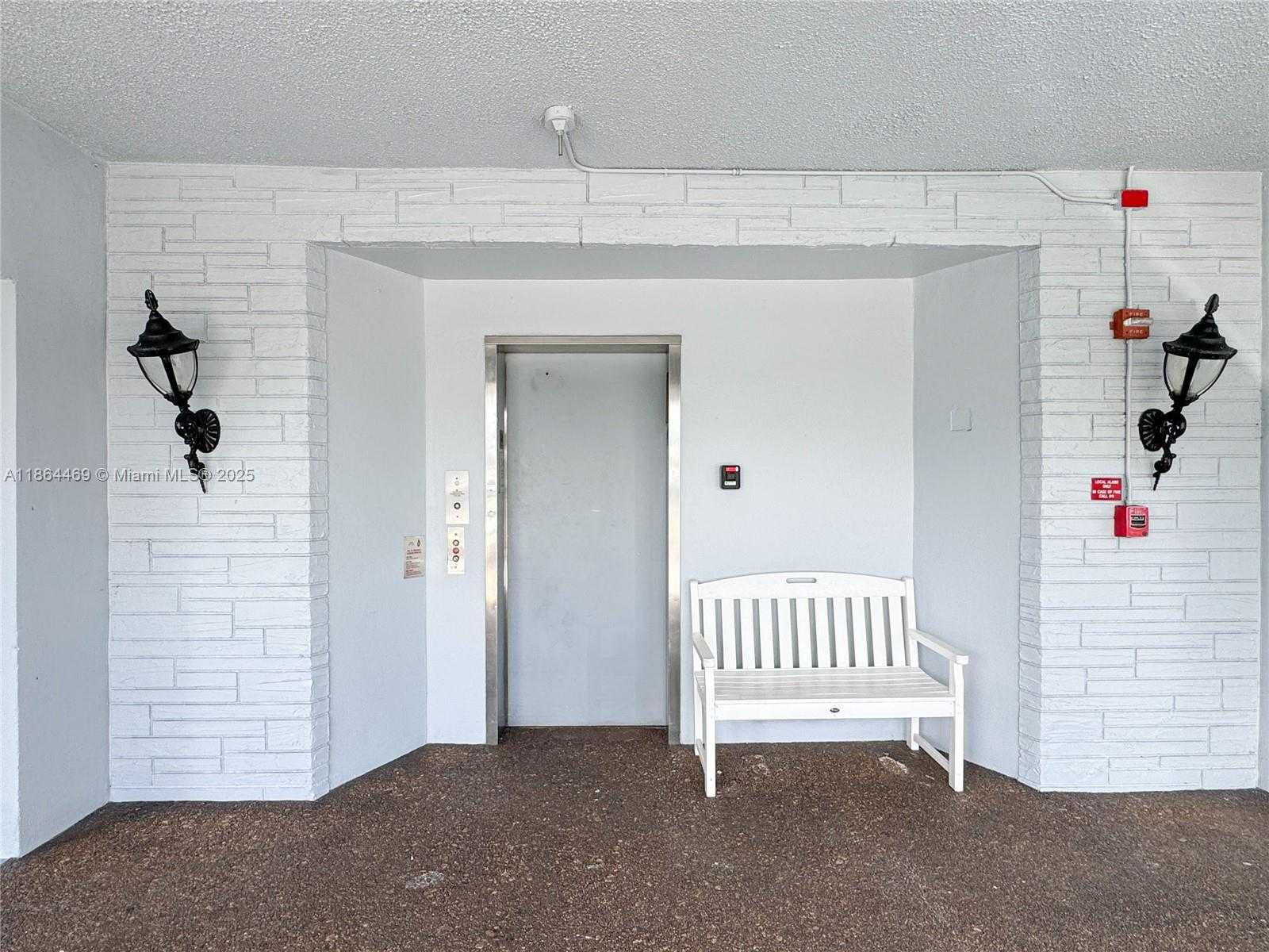 Small Image of 2300 PARK LN #105, Hollywood Number 5