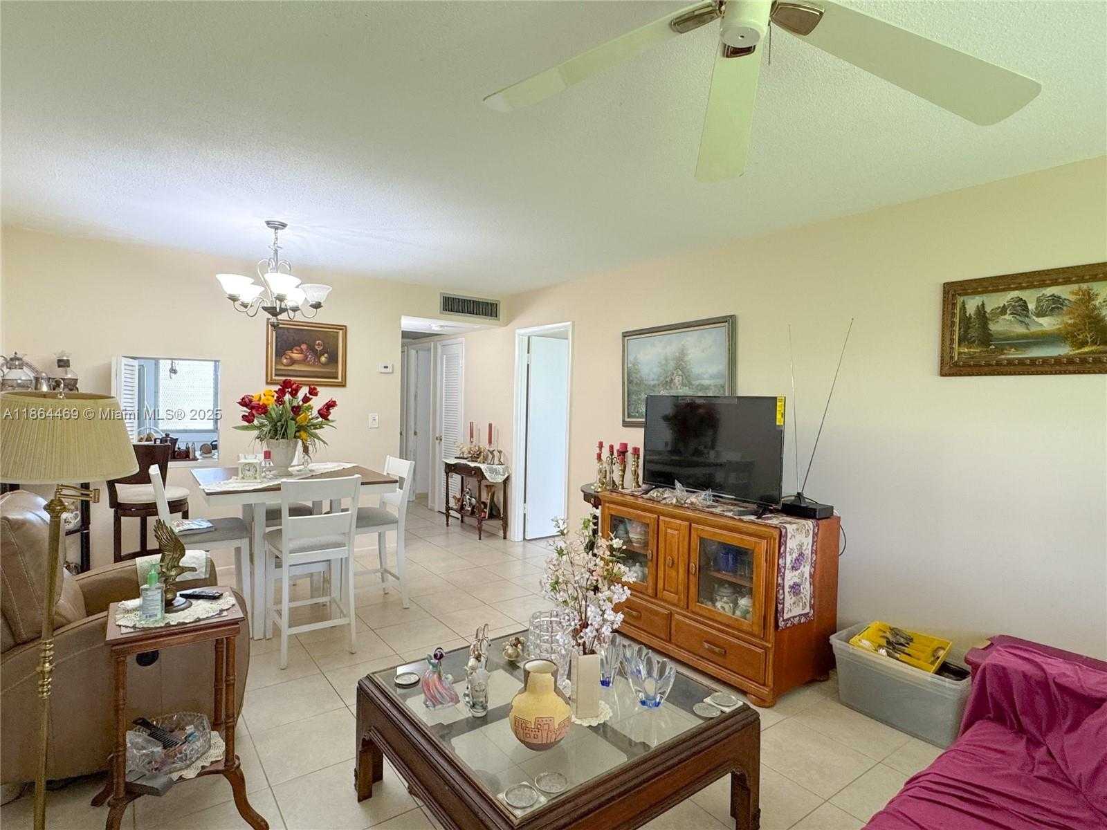 Small Image of 2300 PARK LN #105, Hollywood Number 9