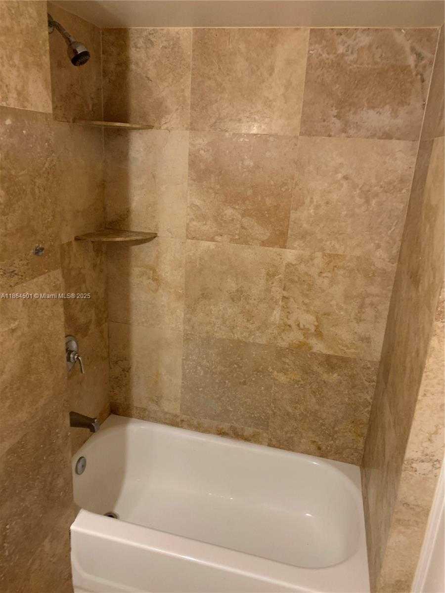 Small Image of 999 BRICKELL BAY DR #303, Miami Number 30