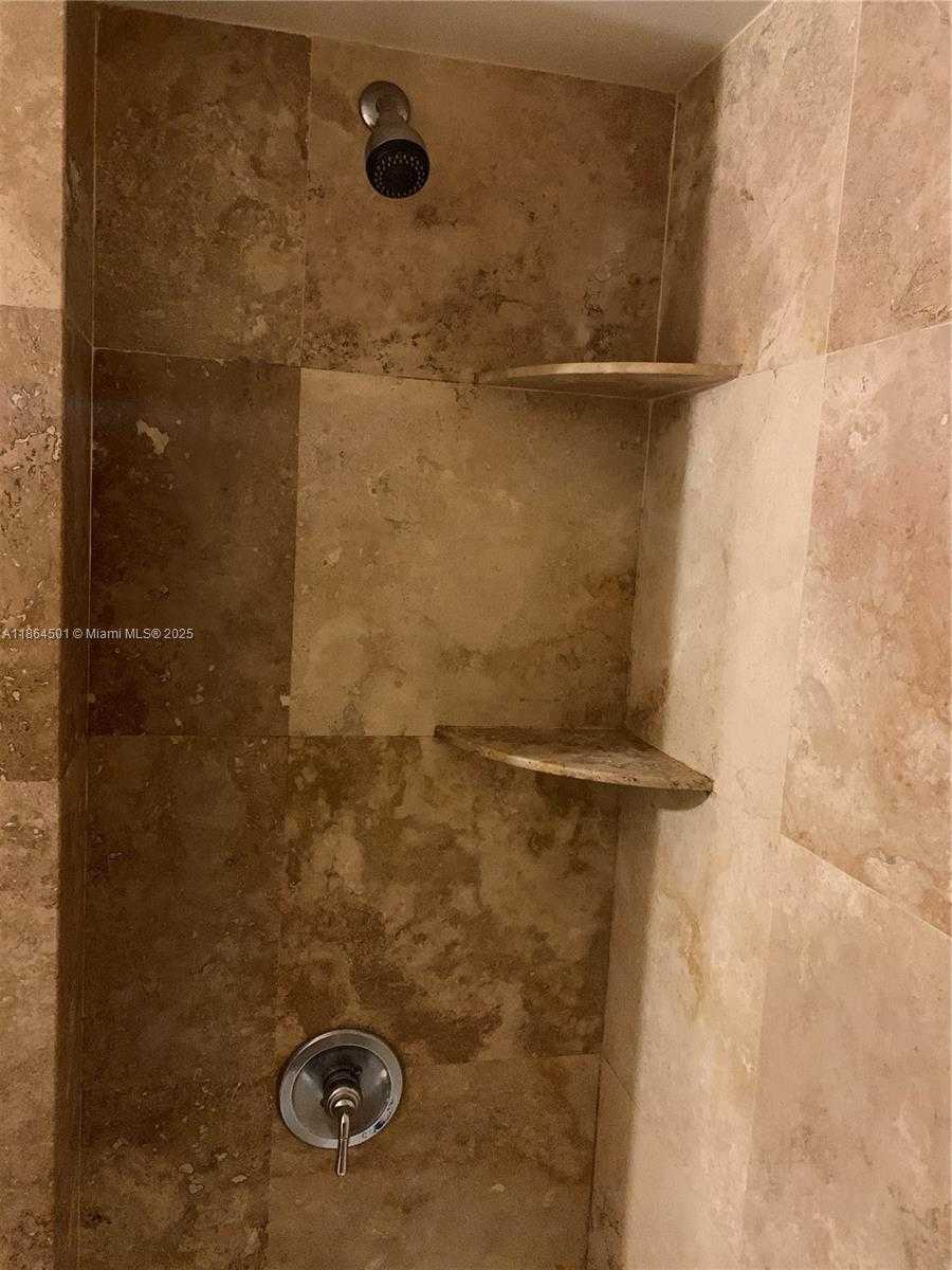 Small Image of 999 BRICKELL BAY DR #303, Miami Number 31