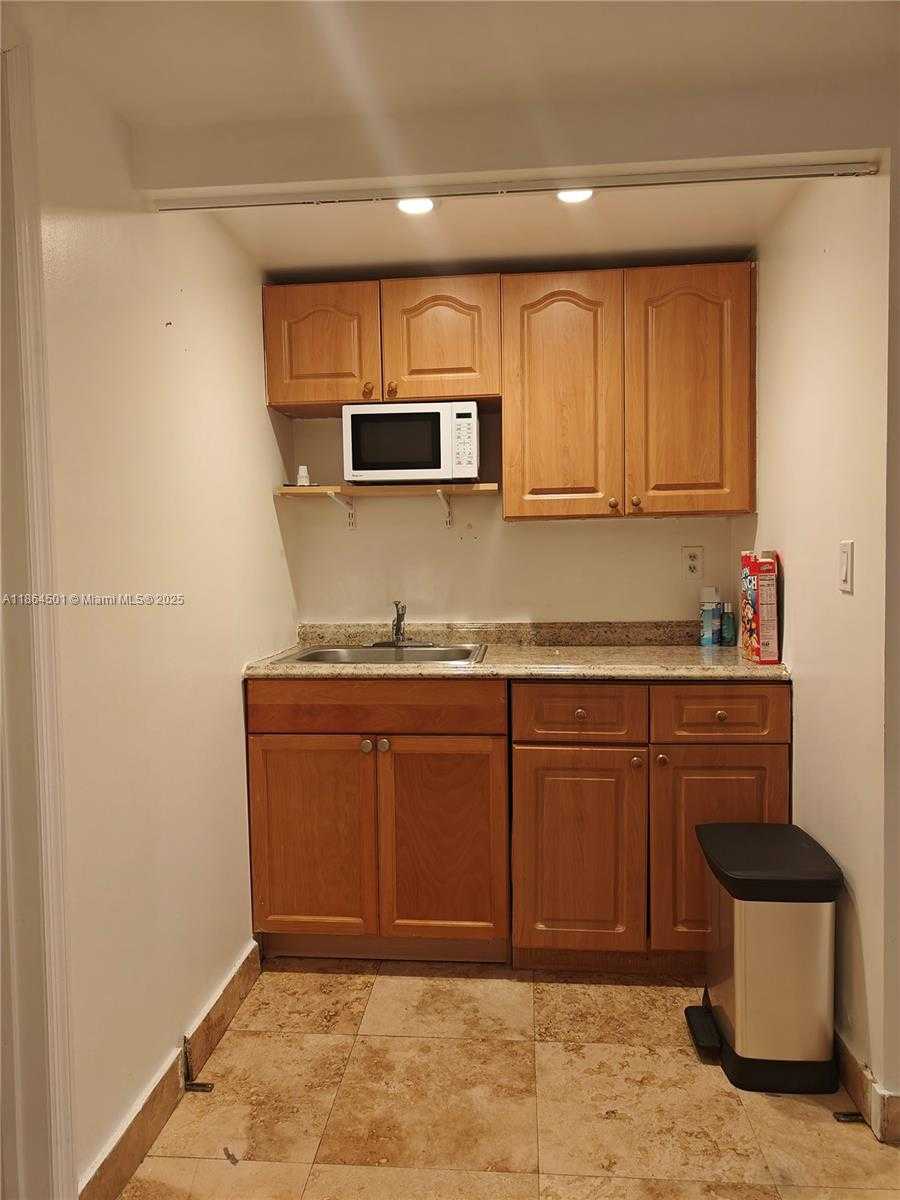 Small Image of 999 BRICKELL BAY DR #303, Miami Number 35