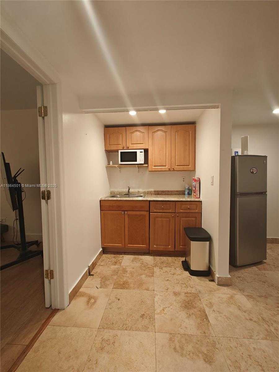 Small Image of 999 BRICKELL BAY DR #303, Miami Number 36
