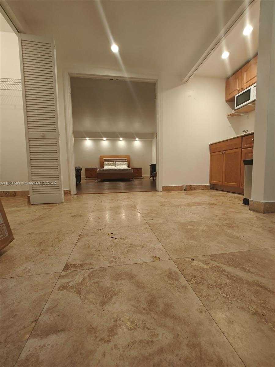 Small Image of 999 BRICKELL BAY DR #303, Miami Number 38