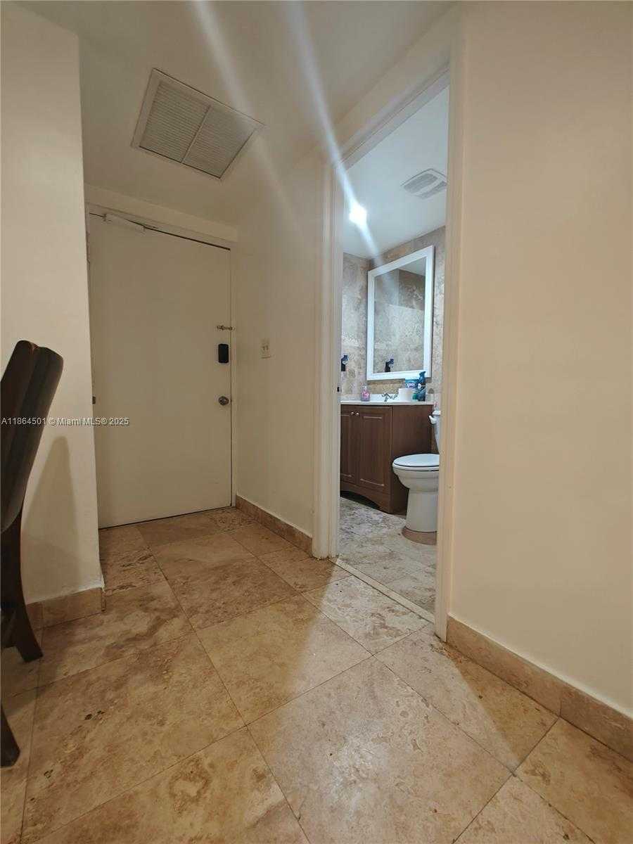 Small Image of 999 BRICKELL BAY DR #303, Miami Number 40