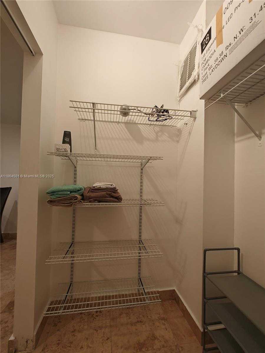 Small Image of 999 BRICKELL BAY DR #303, Miami Number 43