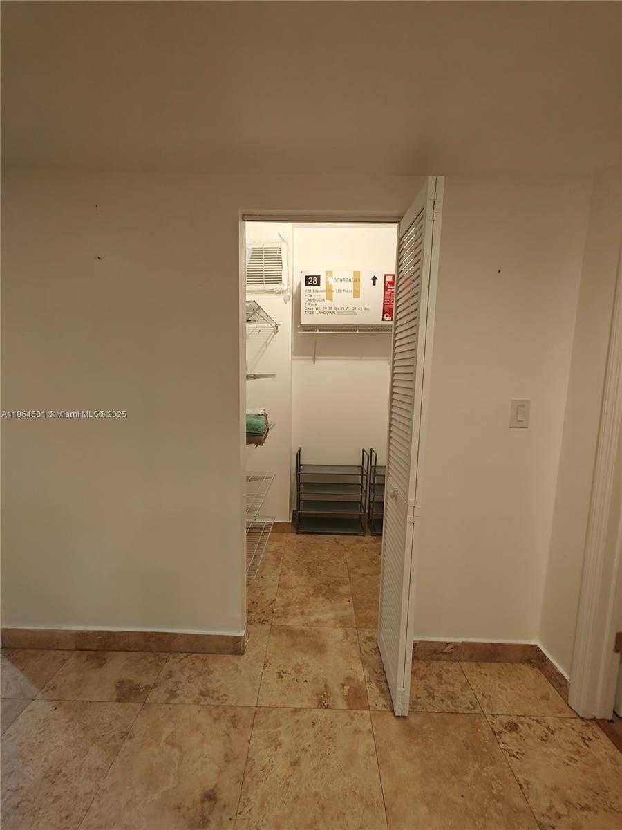 Small Image of 999 BRICKELL BAY DR #303, Miami Number 45