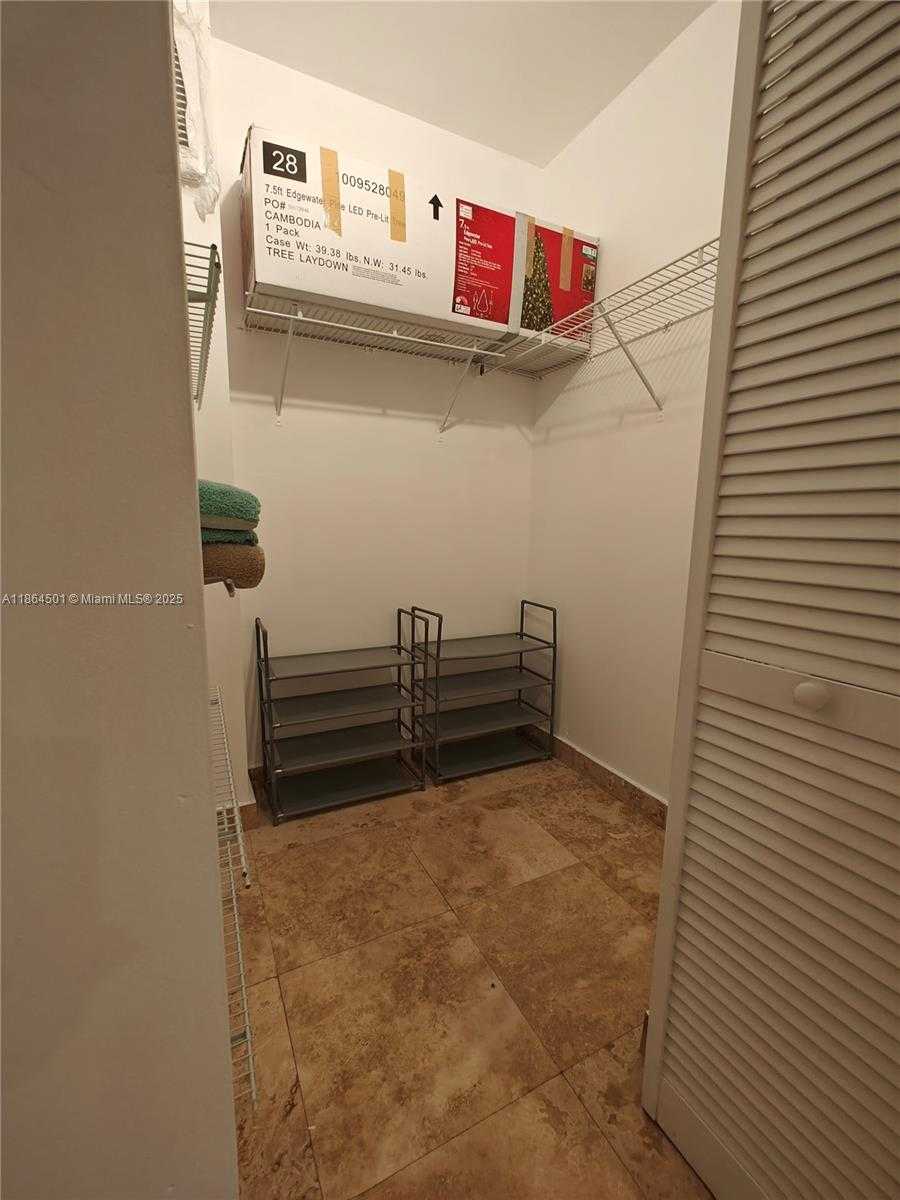 Small Image of 999 BRICKELL BAY DR #303, Miami Number 47