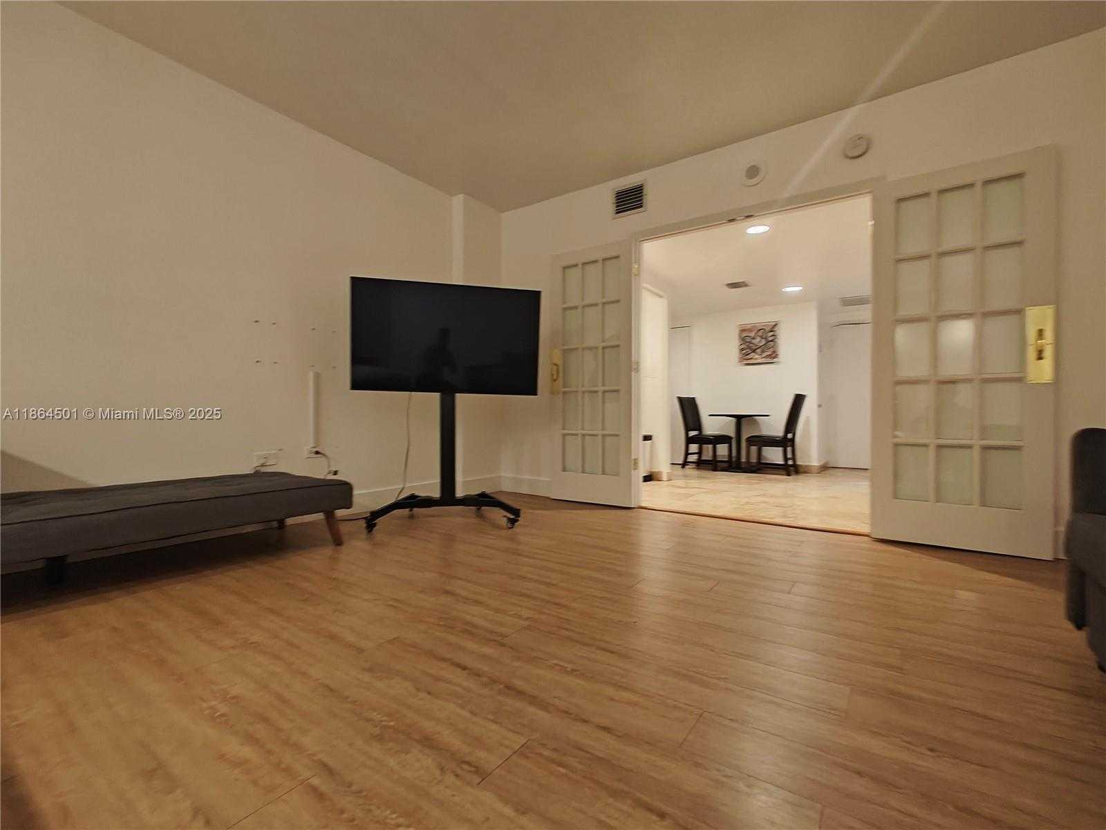 Small Image of 999 BRICKELL BAY DR #303, Miami Number 50