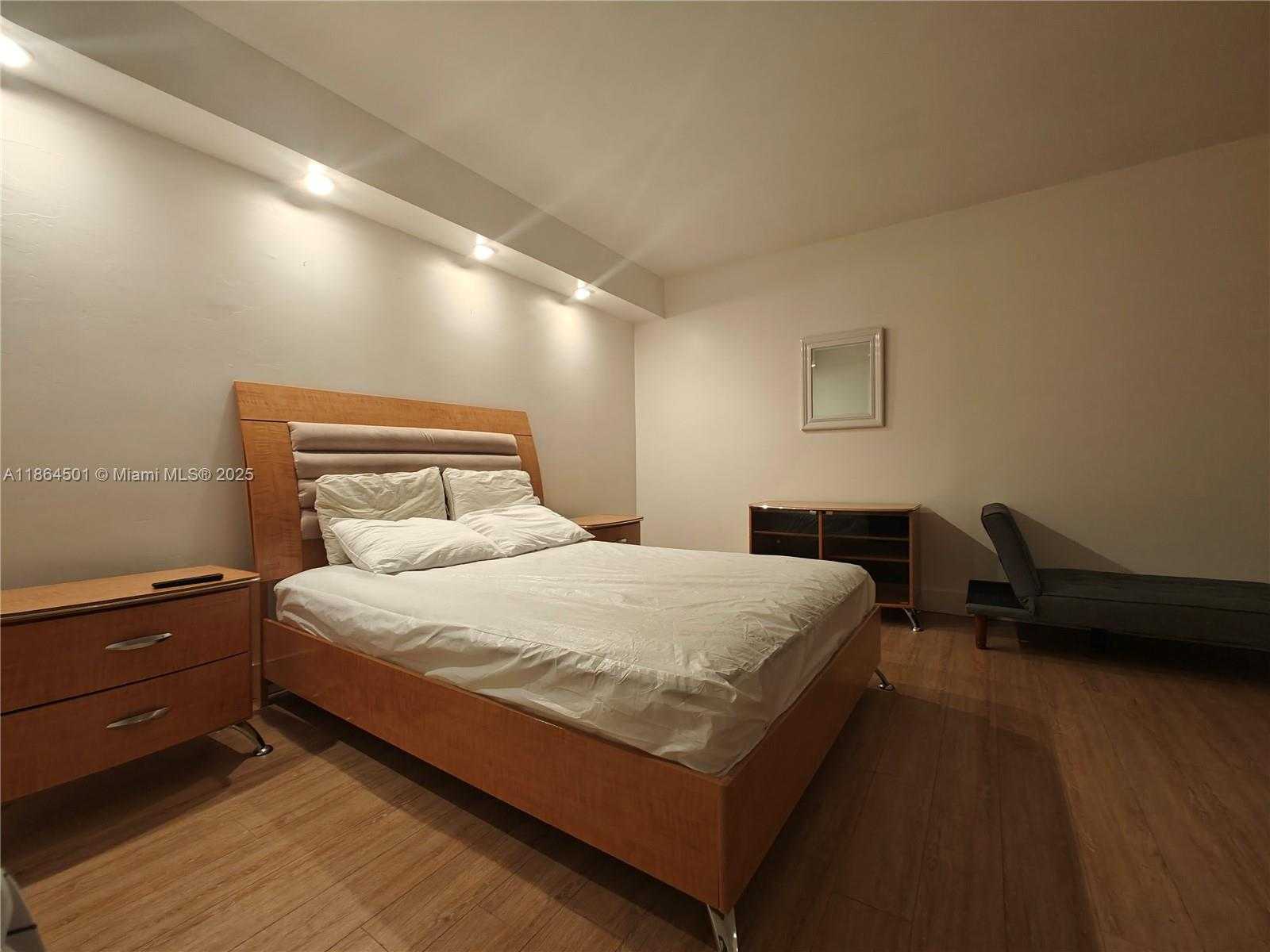 Small Image of 999 BRICKELL BAY DR #303, Miami Number 52