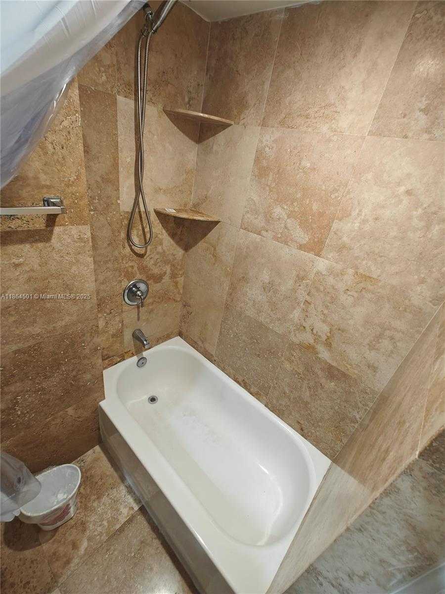 Small Image of 999 BRICKELL BAY DR #303, Miami Number 54