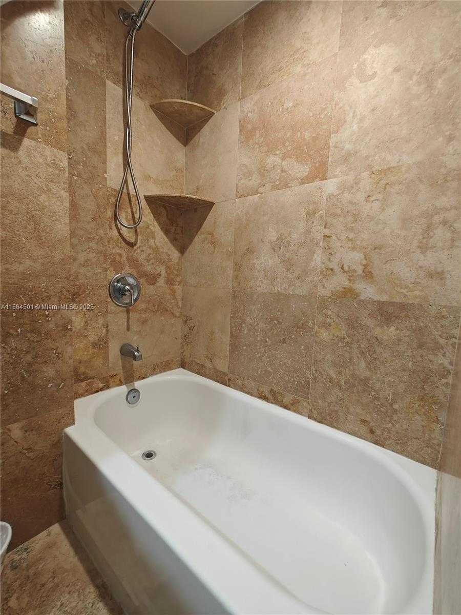 Small Image of 999 BRICKELL BAY DR #303, Miami Number 55