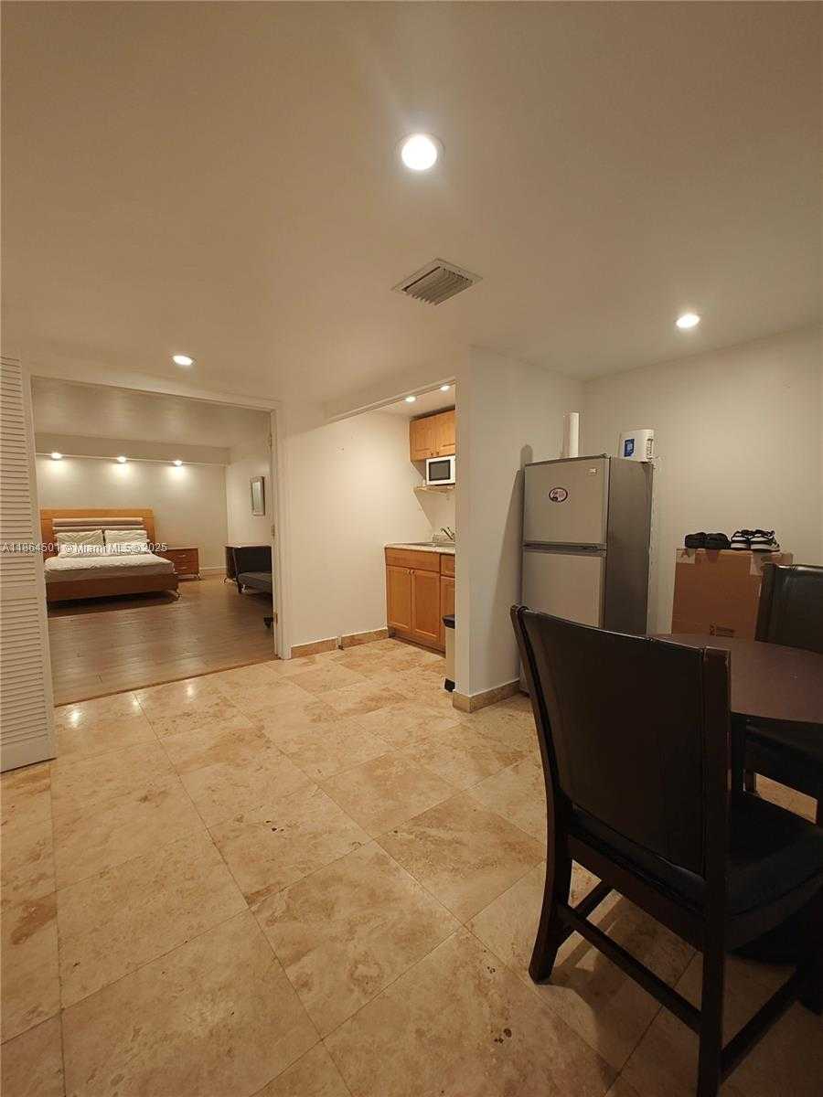 Small Image of 999 BRICKELL BAY DR #303, Miami Number 58