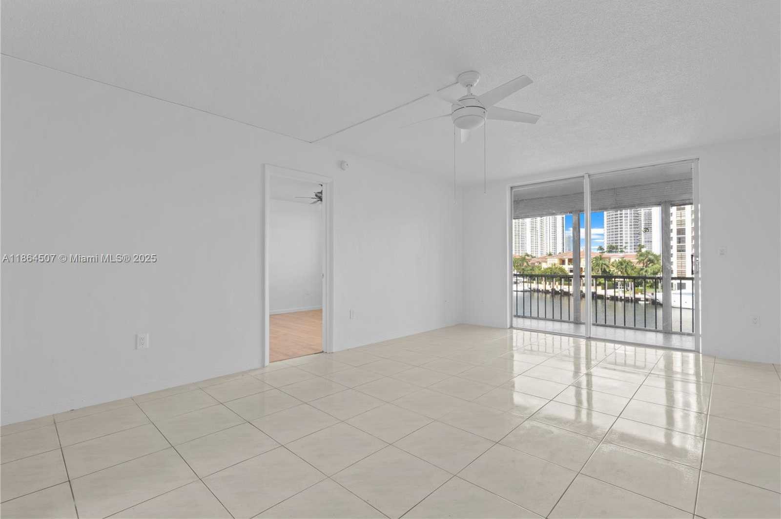 Small Image of 3030 MARCOS DRIVE #T-412, Aventura Number 10