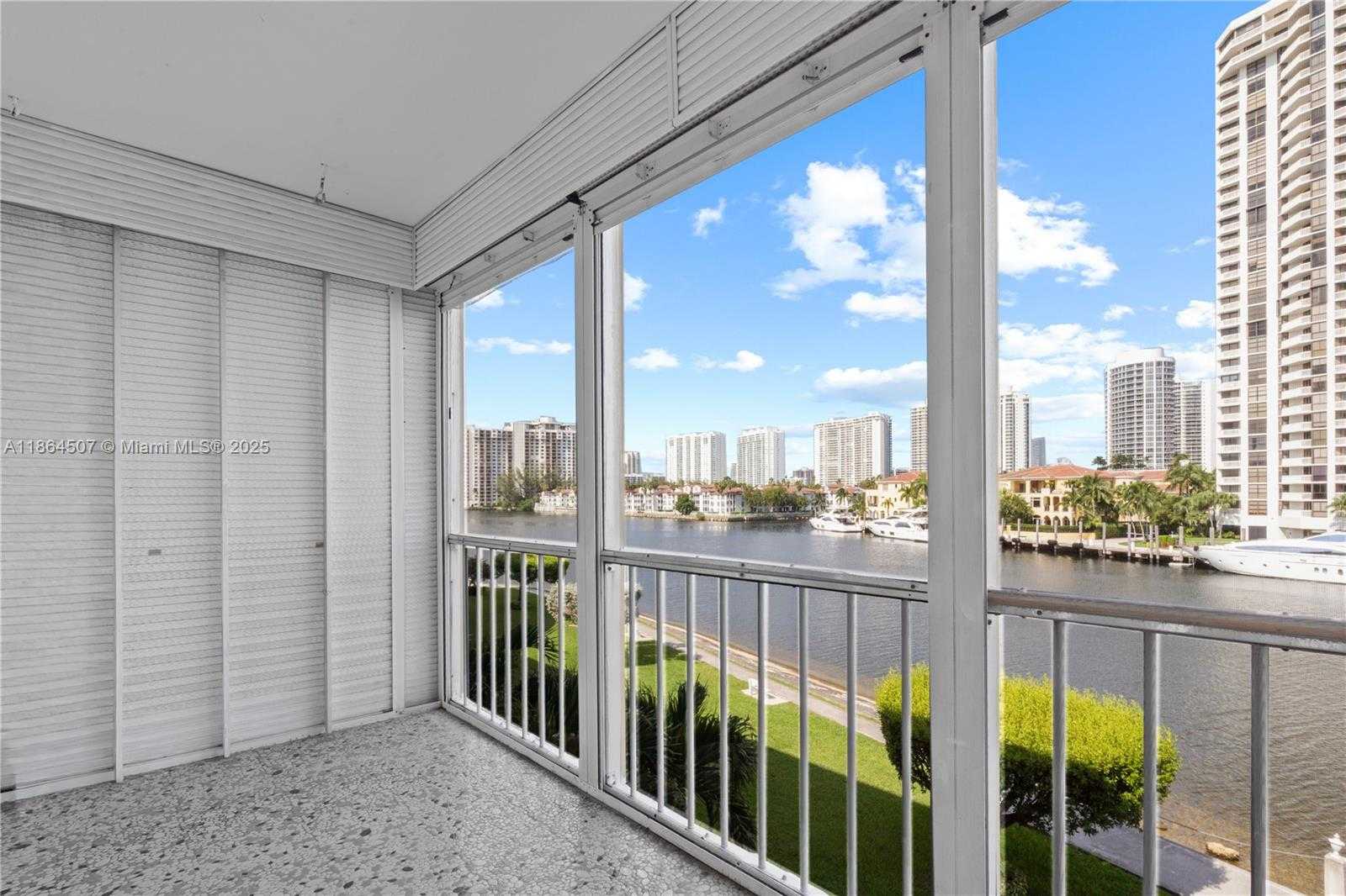 Small Image of 3030 MARCOS DRIVE #T-412, Aventura Number 14