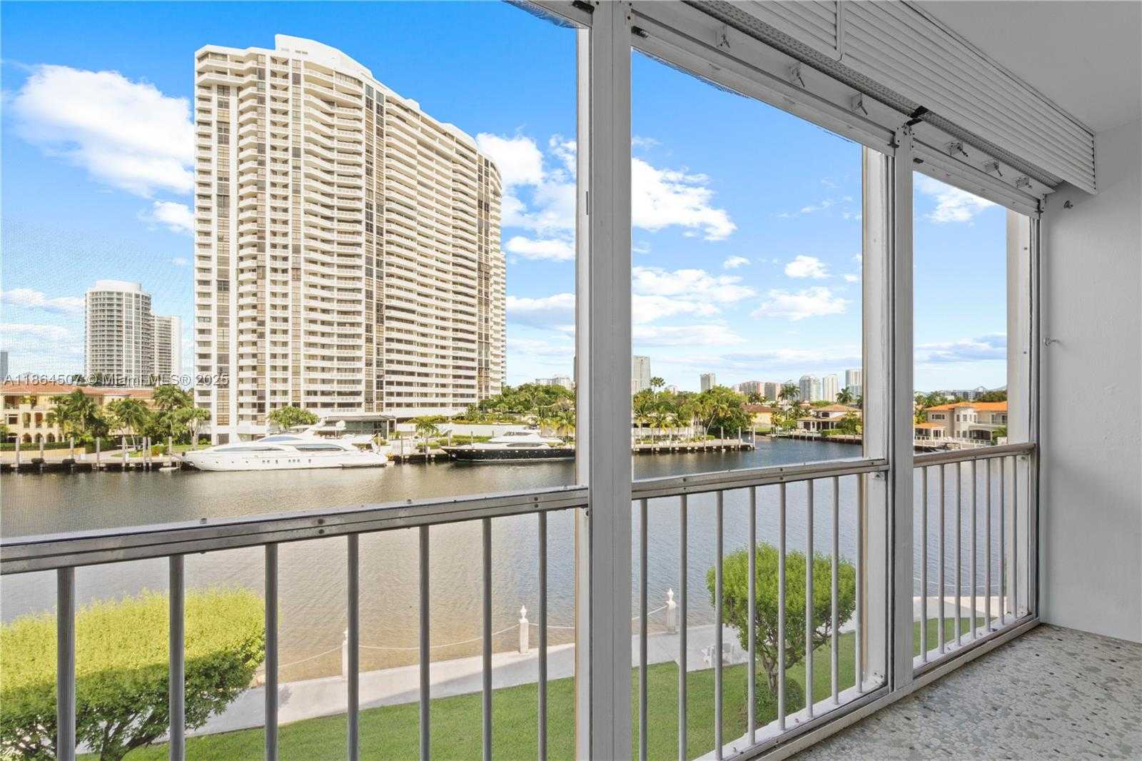 Small Image of 3030 MARCOS DRIVE #T-412, Aventura Number 15