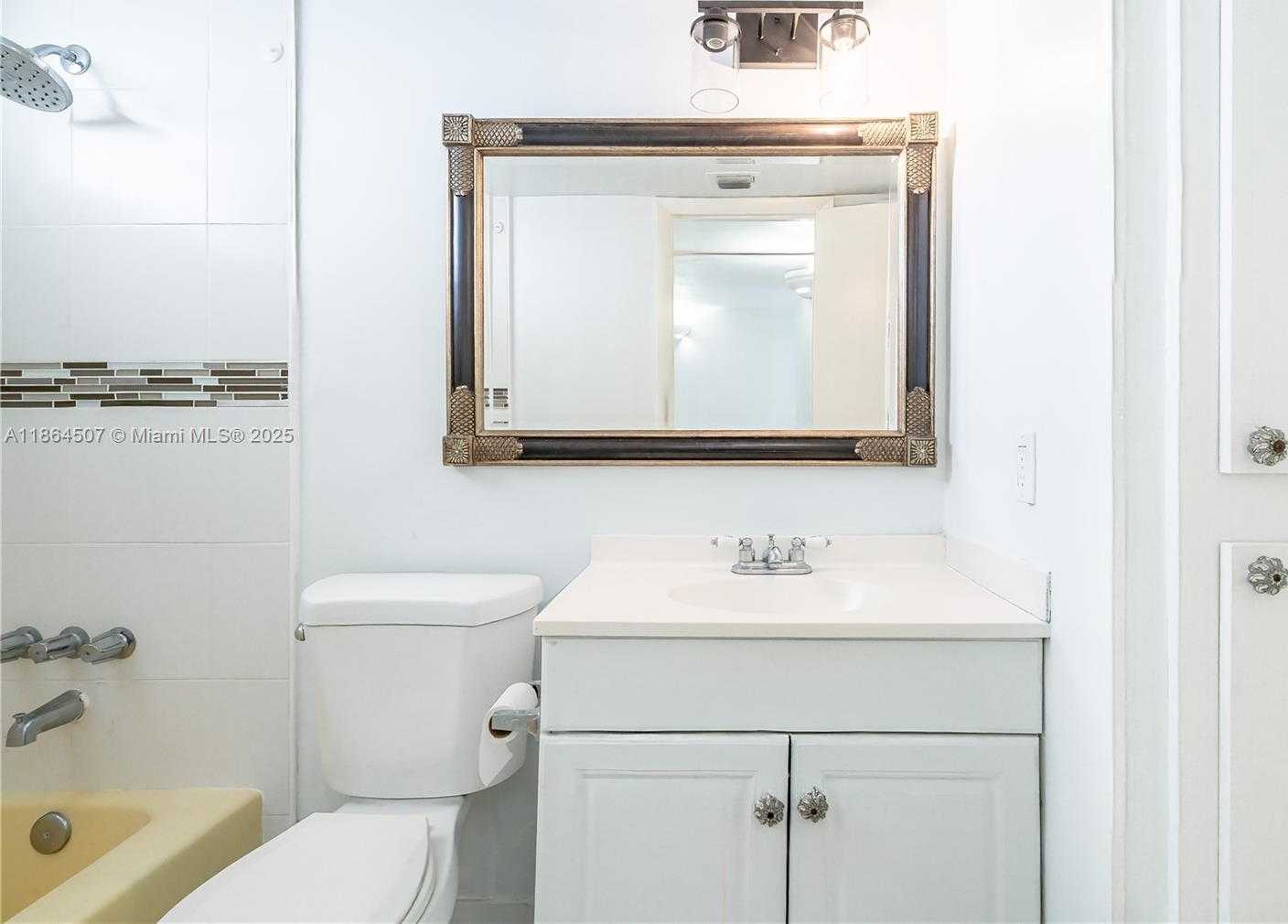 Small Image of 3030 MARCOS DRIVE #T-412, Aventura Number 23