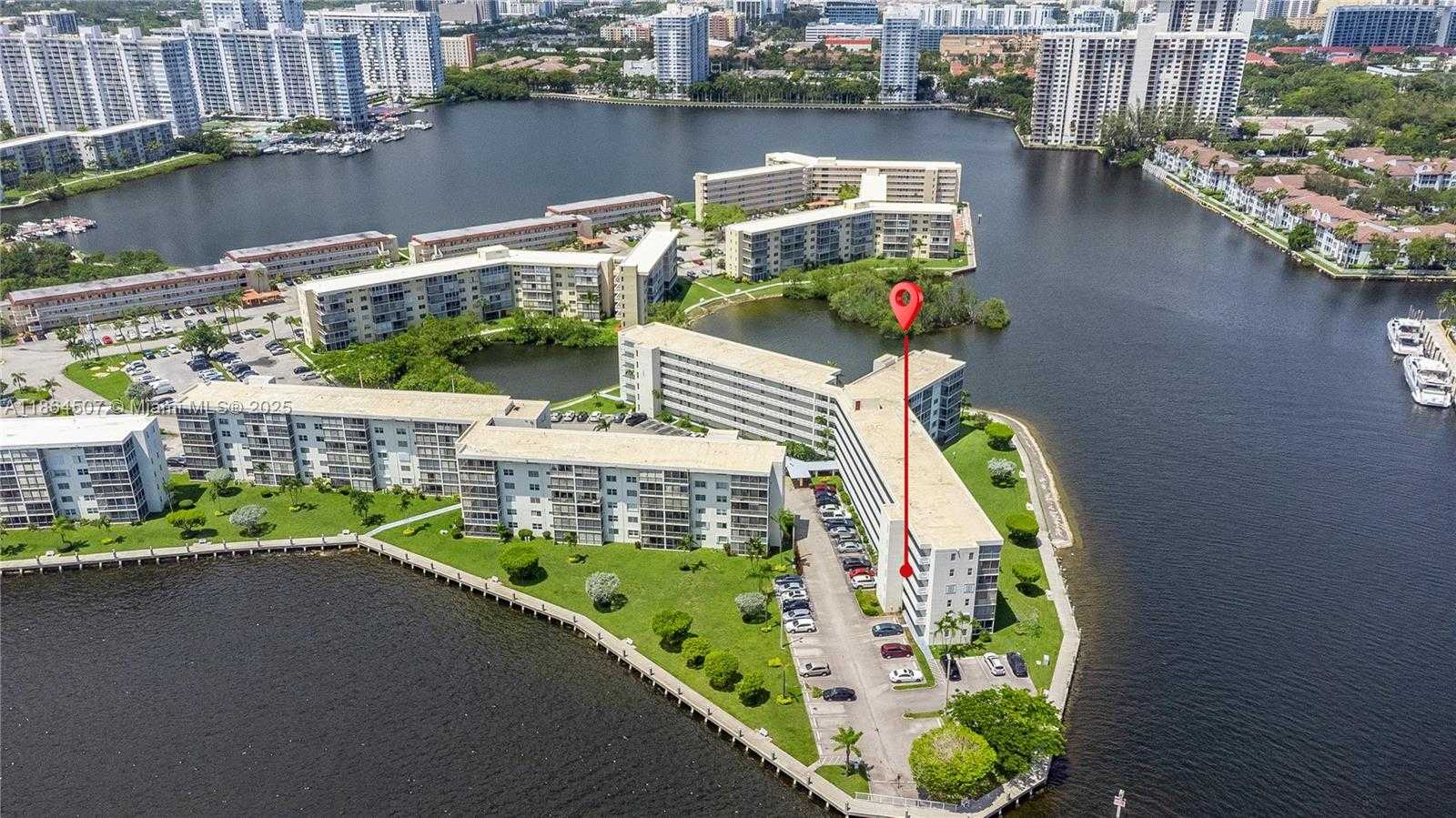 Small Image of 3030 MARCOS DRIVE #T-412, Aventura Number 31