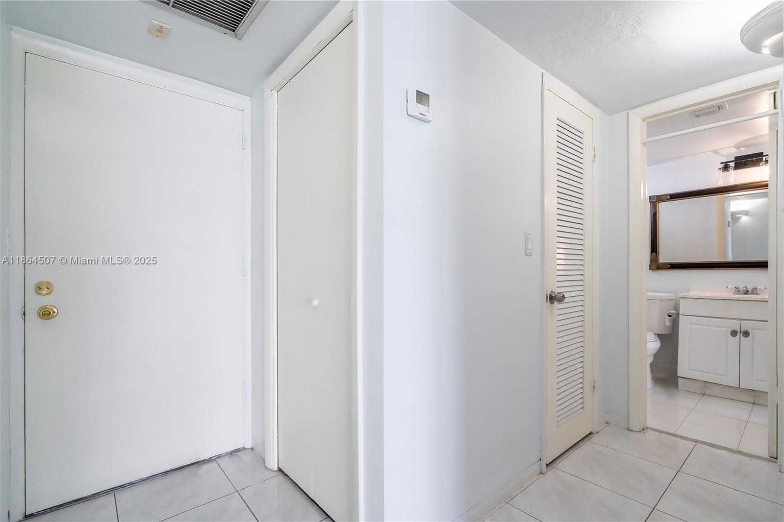 Small Image of 3030 MARCOS DRIVE #T-412, Aventura Number 8