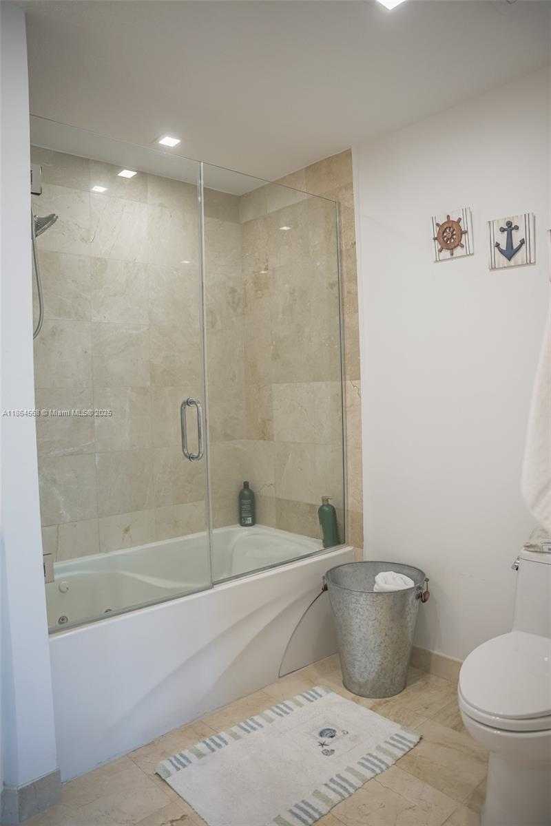 Small Image of 6515 COLLINS AVE #1709, Miami Beach Number 15