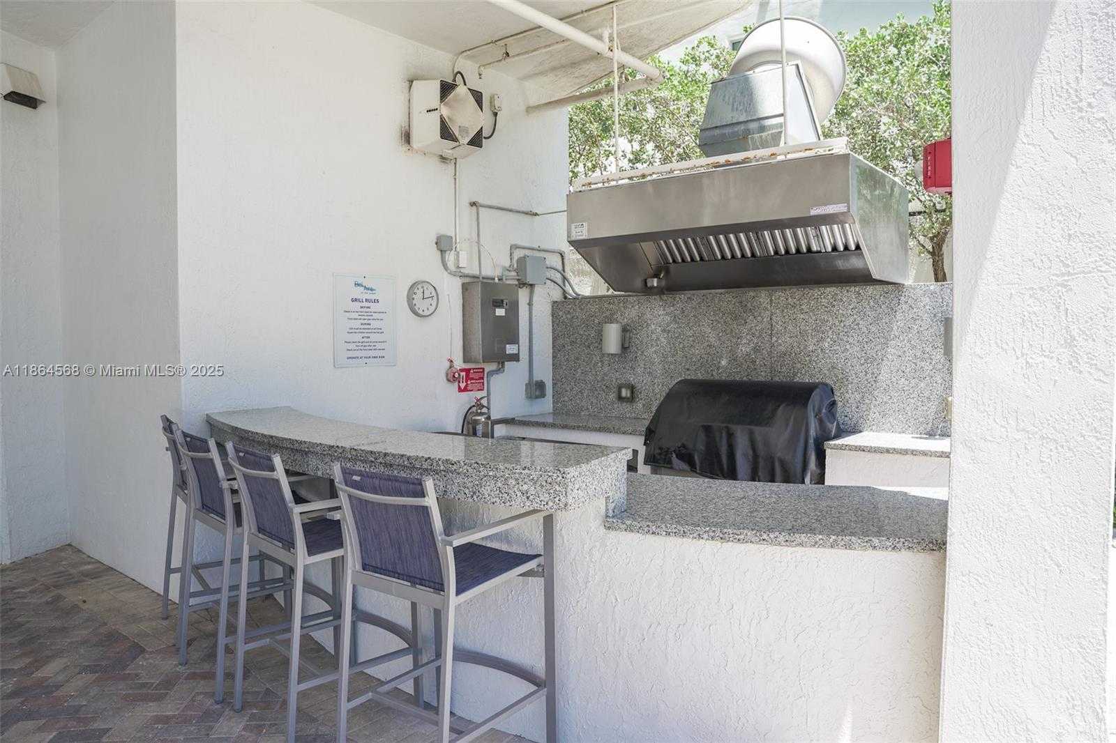 Small Image of 6515 COLLINS AVE #1709, Miami Beach Number 21