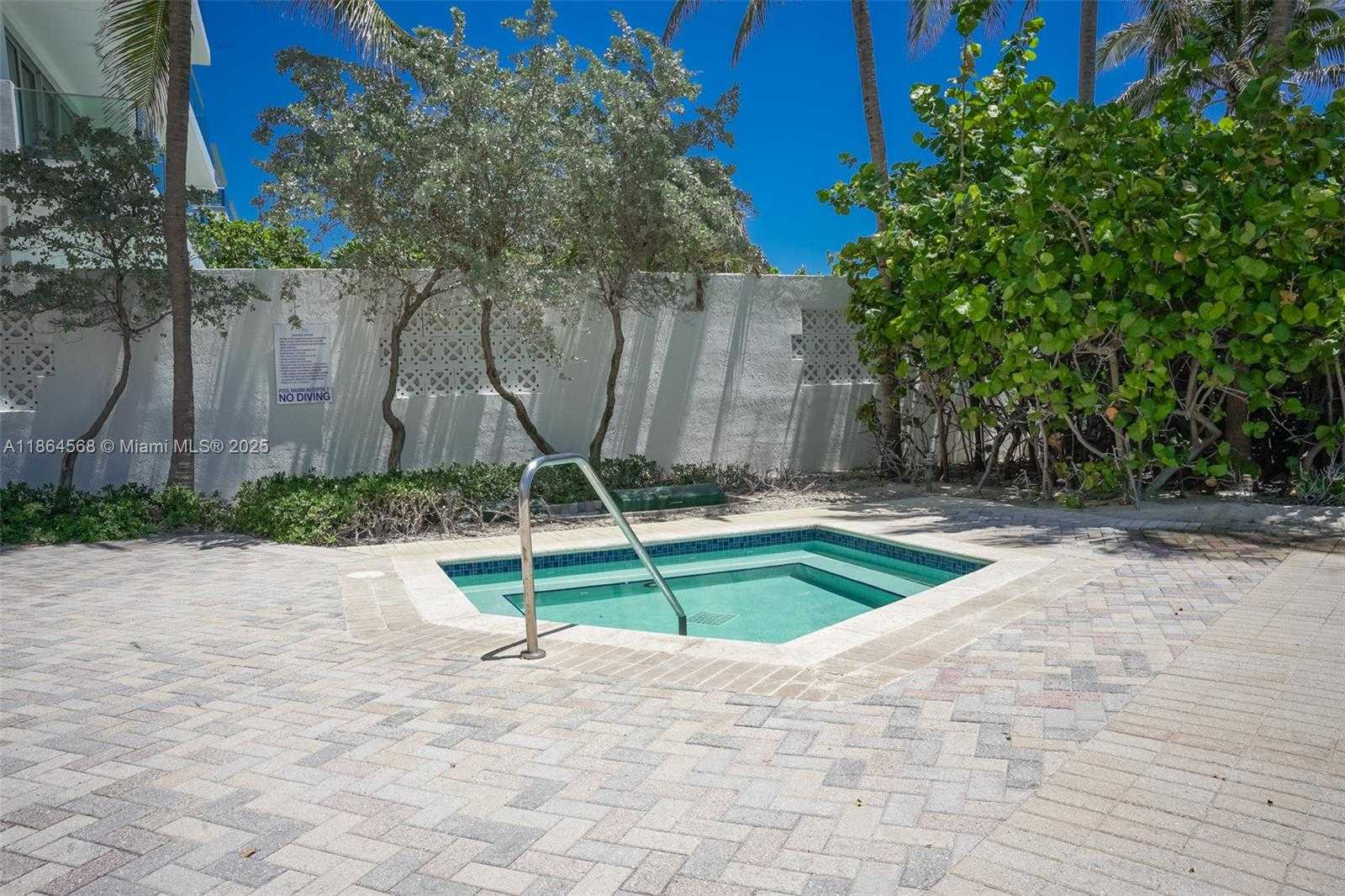 Small Image of 6515 COLLINS AVE #1709, Miami Beach Number 22