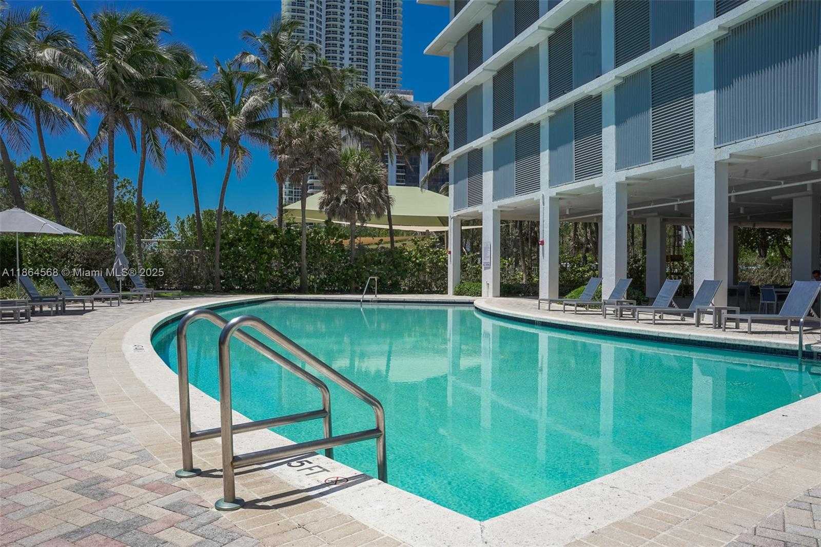 Small Image of 6515 COLLINS AVE #1709, Miami Beach Number 23