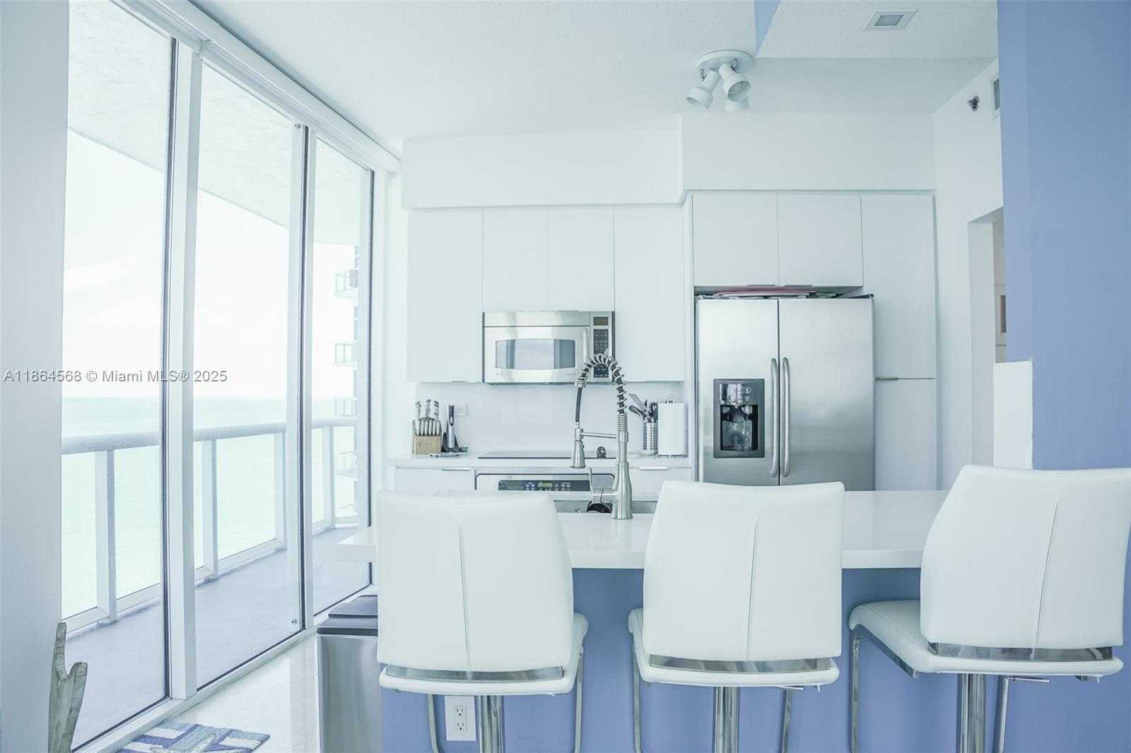 Small Image of 6515 COLLINS AVE #1709, Miami Beach Number 9