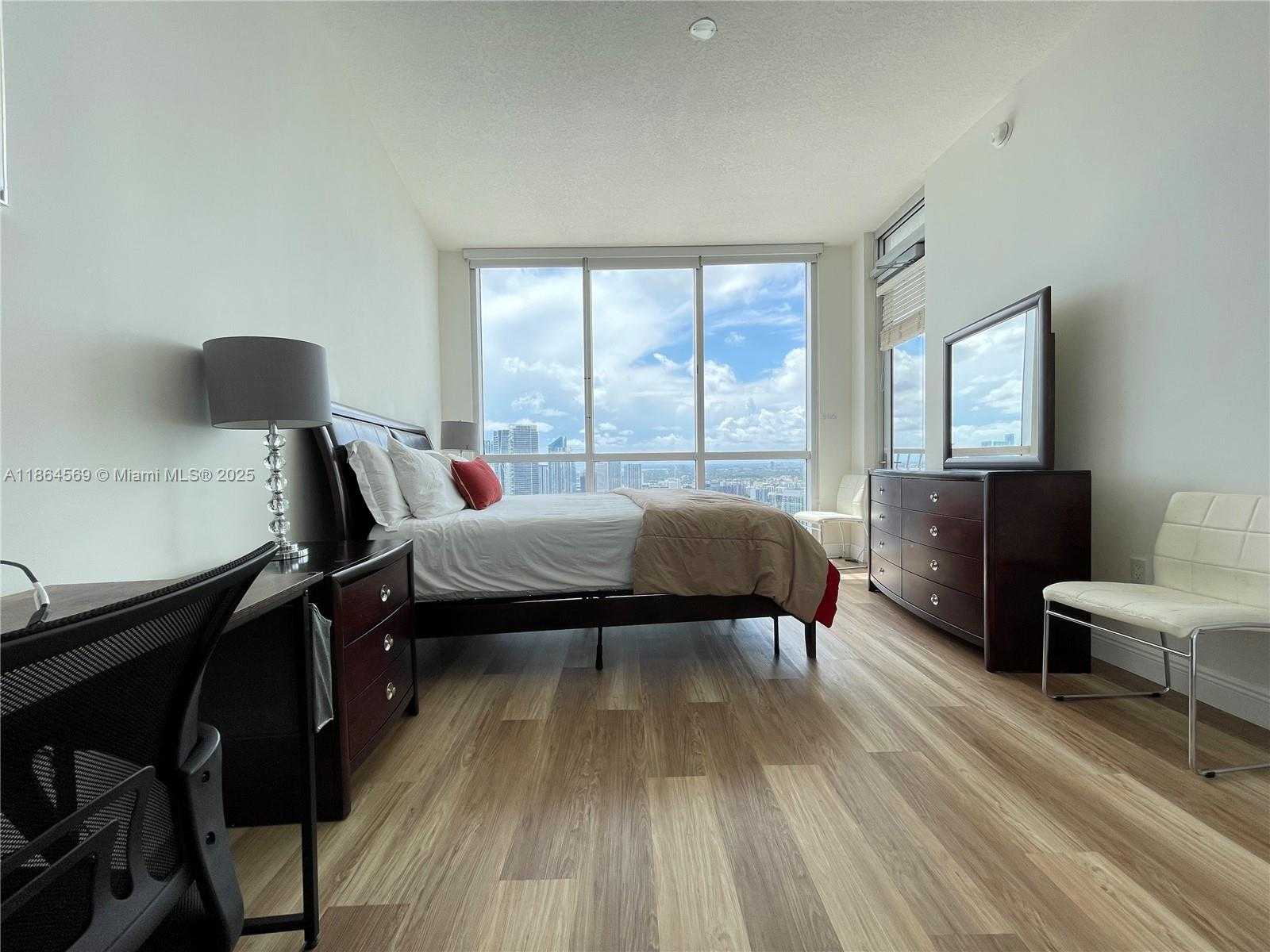 Small Image of 1750 NORTH BAYSHORE DR #5614, Miami Number 19