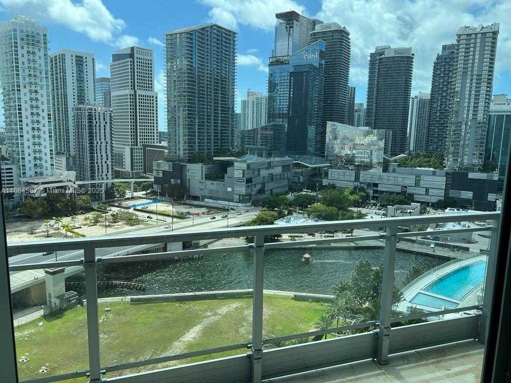 Small Image of 90 NW 3rd St, Miami, FL 33128, USA Number 13