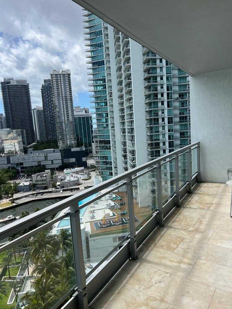 Small Image of 90 NW 3rd St, Miami, FL 33128, USA Number 14