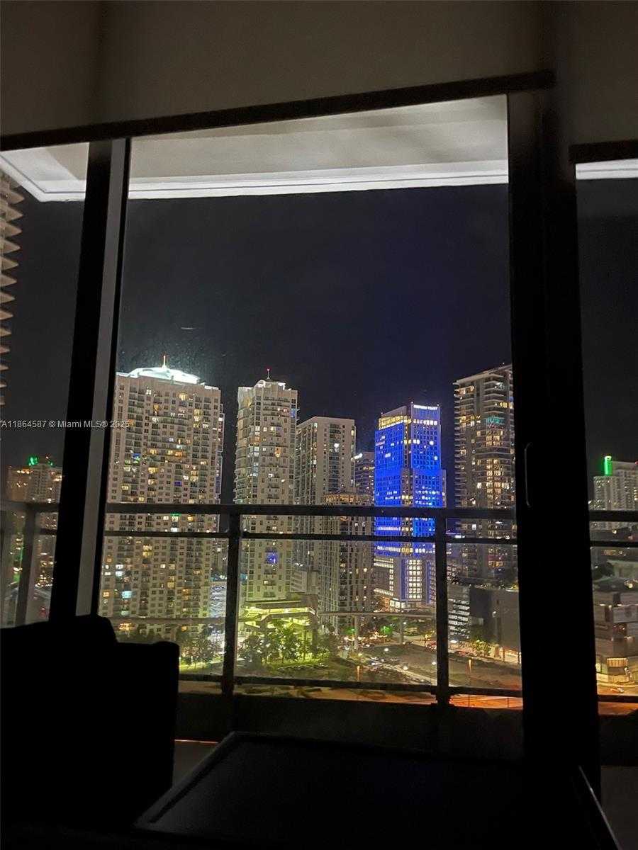Small Image of 90 NW 3rd St, Miami, FL 33128, USA Number 16