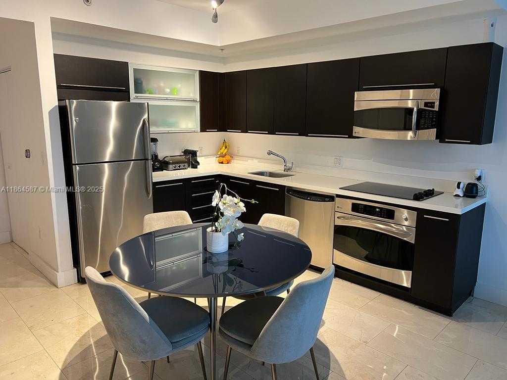 Small Image of 90 NW 3rd St, Miami, FL 33128, USA Number 4