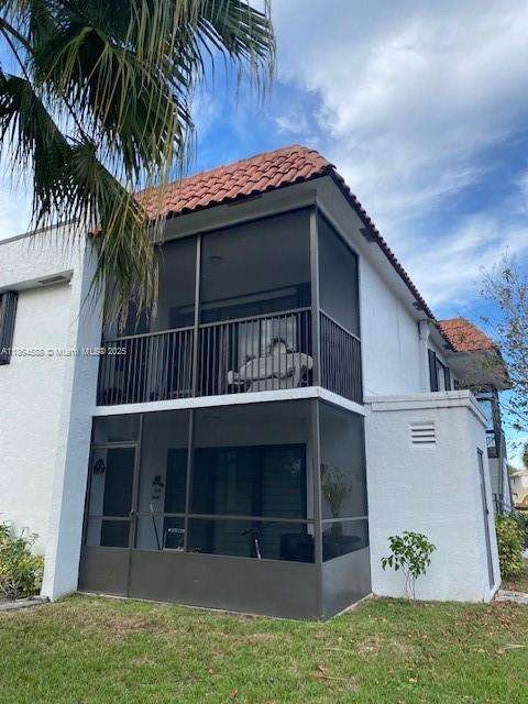 Small Image of 286 RACQUET CLUB RD #201, Weston Number 2