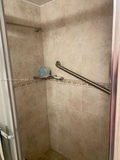 Small Image of 286 RACQUET CLUB RD #201, Weston Number 23