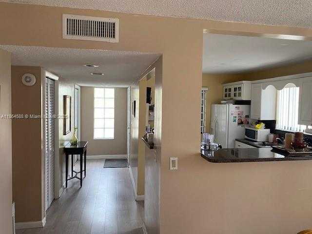Small Image of 286 RACQUET CLUB RD #201, Weston Number 7
