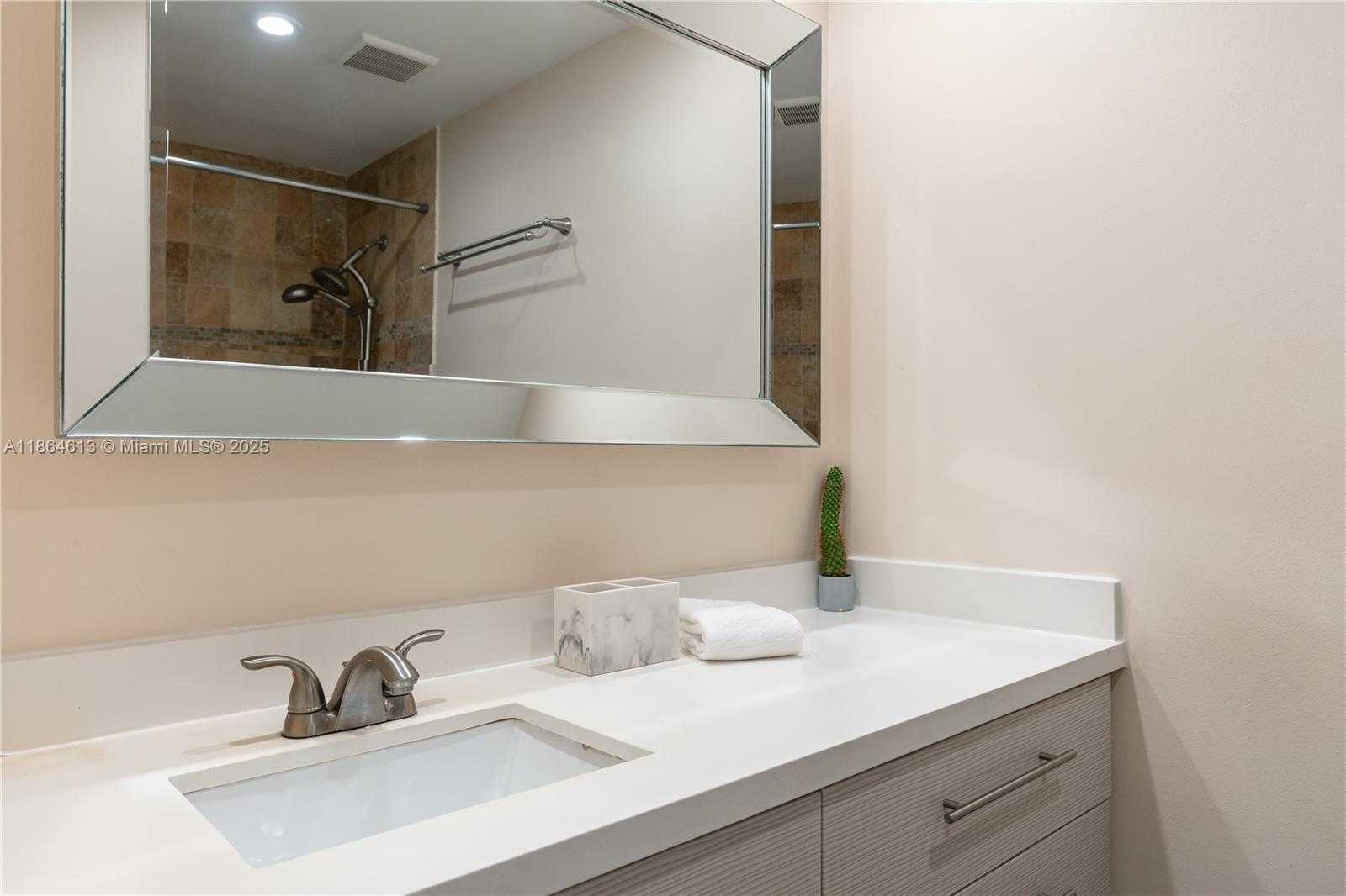 Small Image of 20291 NORTH EAST 30TH AVE #PH-10, Aventura Number 10