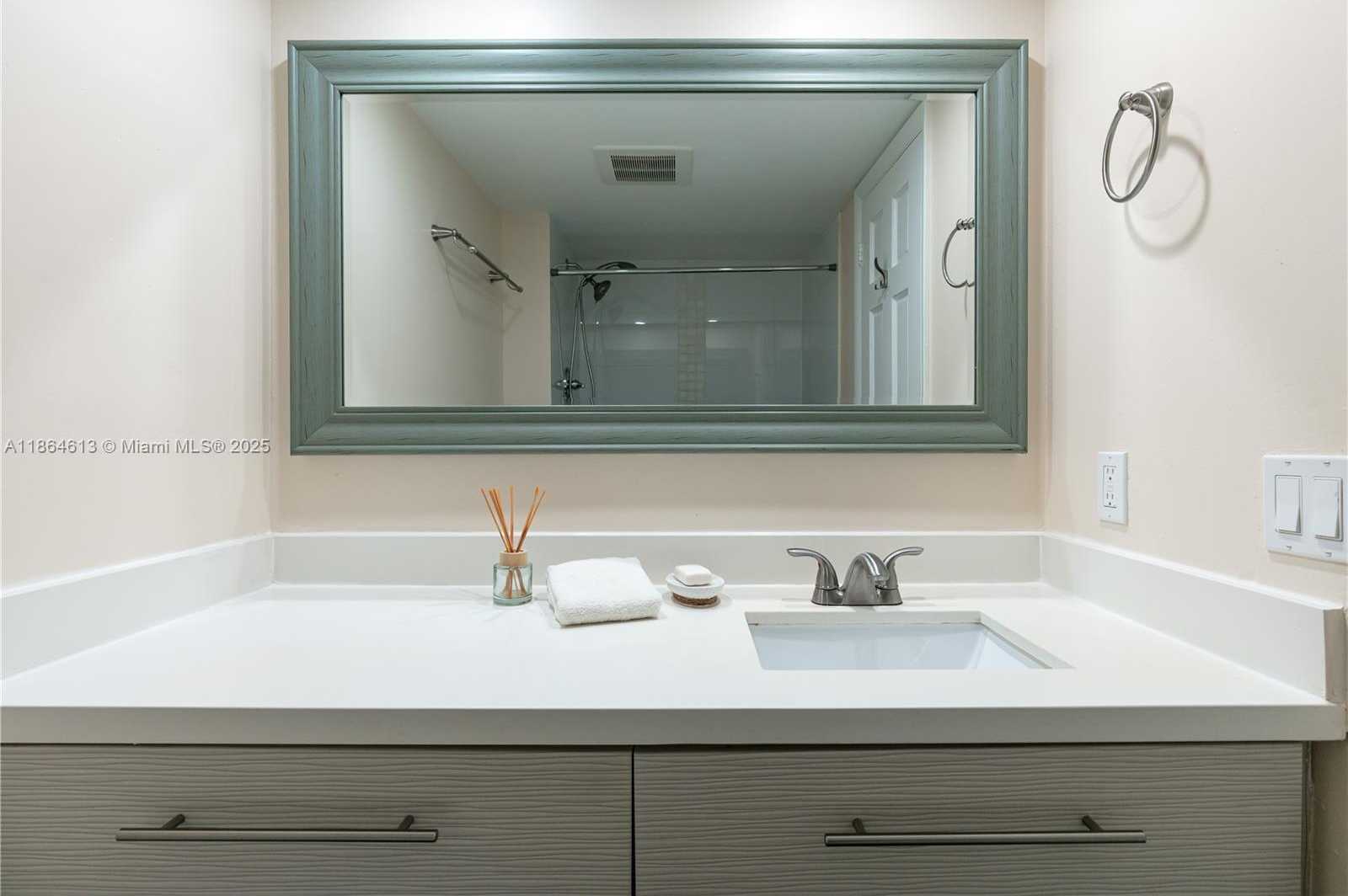 Small Image of 20291 NORTH EAST 30TH AVE #PH-10, Aventura Number 20
